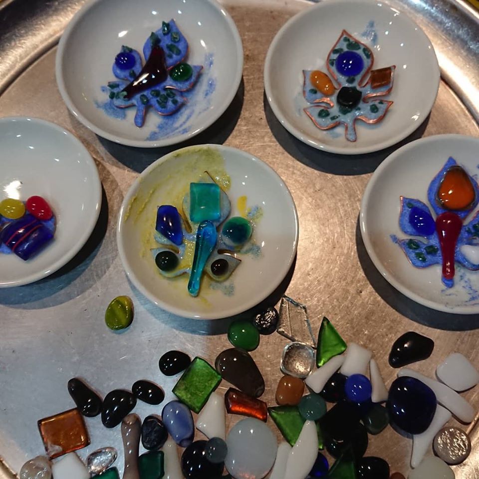 七宝焼きのブローチを作るワークショップ　3-4時間（要材料費）