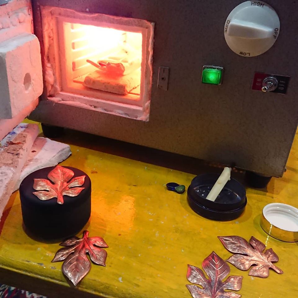 七宝焼きのブローチを作るワークショップ　3-4時間（要材料費）