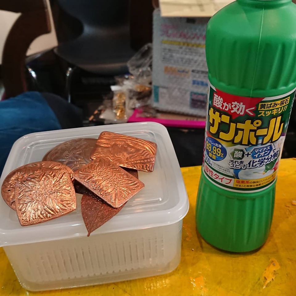 七宝焼きのブローチを作るワークショップ　3-4時間（要材料費）