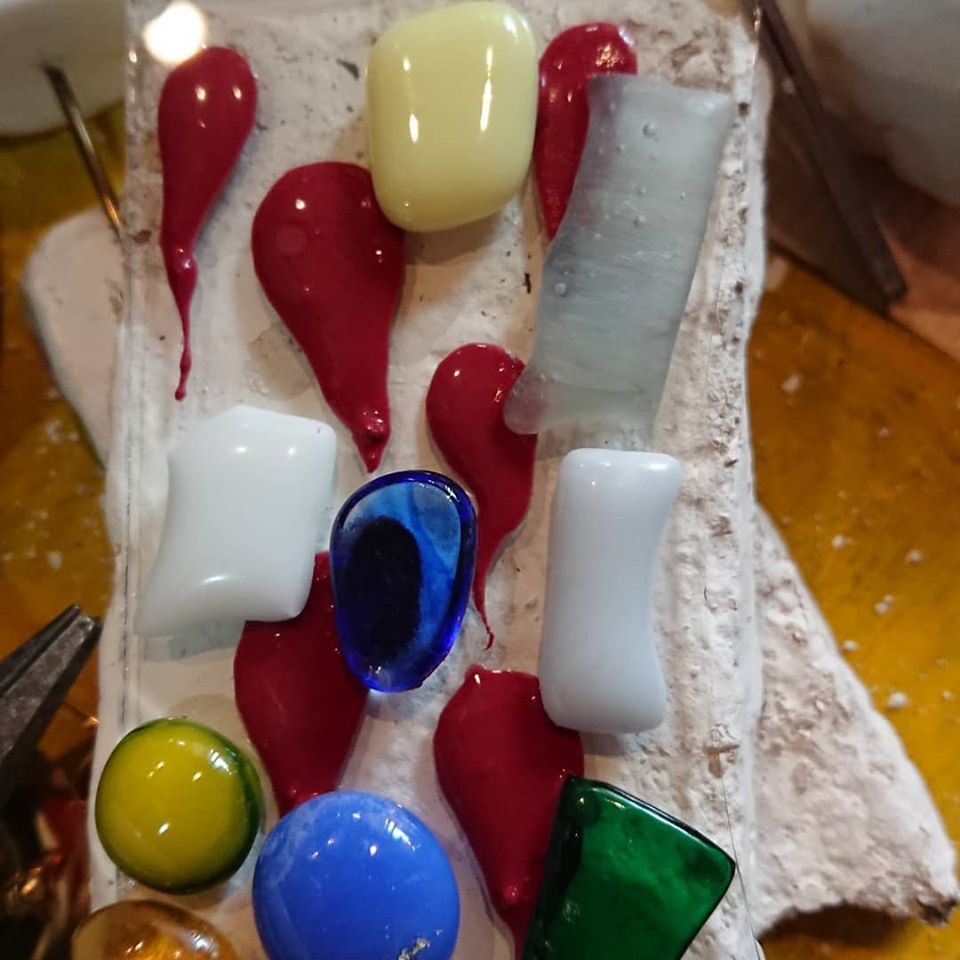 七宝焼きのブローチを作るワークショップ　3-4時間（要材料費）